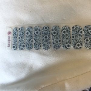 Half sheet jamberry nail wrap